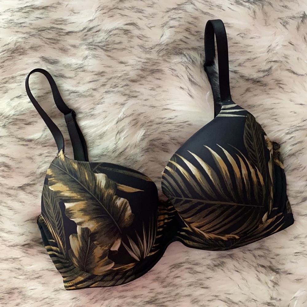 *NWT PINK VS Lightly Lined Palm Print Bra